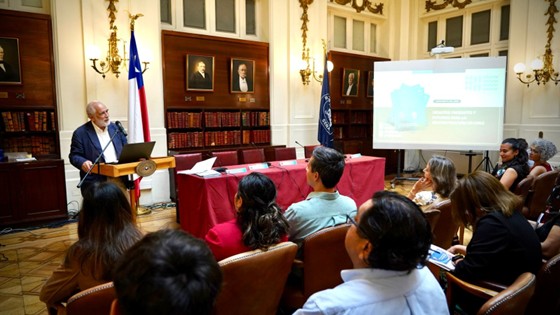 Minvu presenta libro sobre los desafíos presentes y futuros de los procesos de reconstrucción