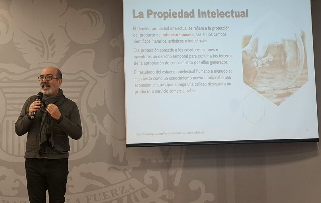 Charla del CECT abordó los desafíos del derecho de autor en la era de la inteligencia artificial generativa